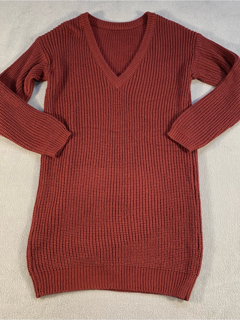 Lulus women’s V-Neck Long Knit Sweater Dress in Burgundy, size S